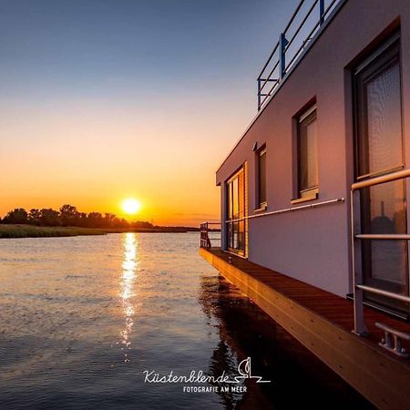 Hausboot Kranichnest Hotell Ribnitz-Damgarten Exteriör bild