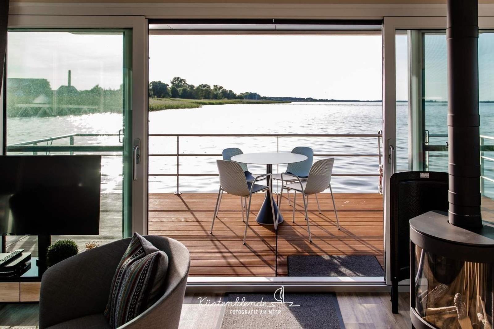Hausboot Kranichnest Hotell Ribnitz-Damgarten Exteriör bild