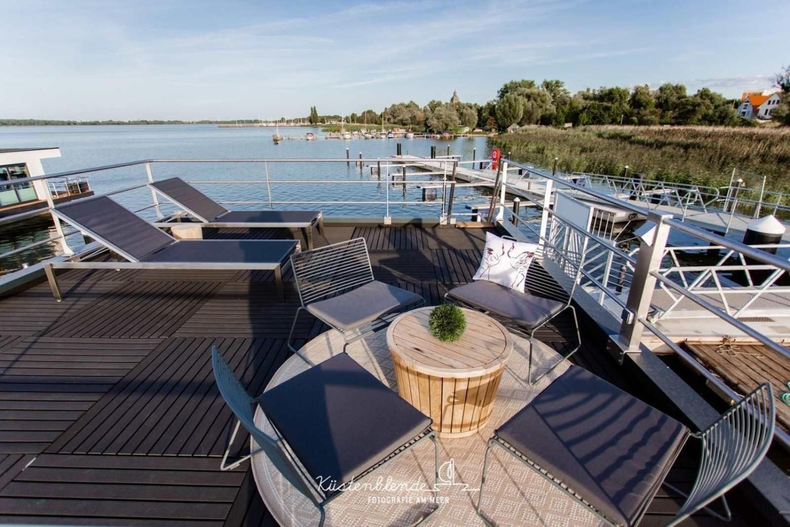 Hausboot Kranichnest Hotell Ribnitz-Damgarten Exteriör bild
