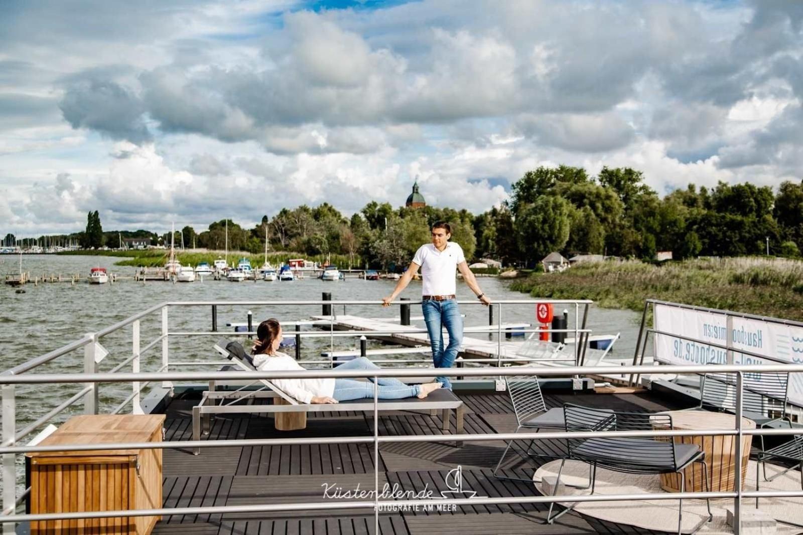 Hausboot Kranichnest Hotell Ribnitz-Damgarten Exteriör bild