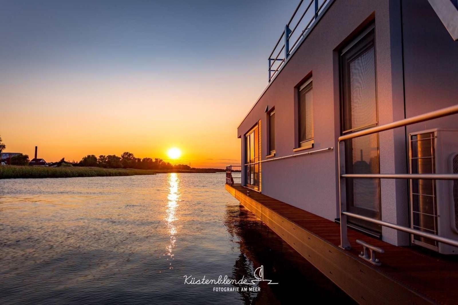Hausboot Kranichnest Hotell Ribnitz-Damgarten Exteriör bild